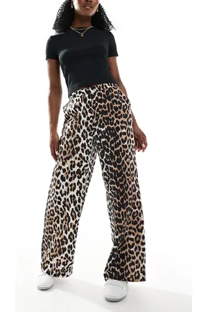 VERO MODA Wide leg pull on trousers in leopard print