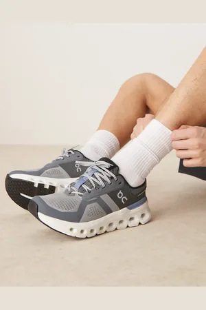 On Running ON Cloudrunner 2 running trainers in