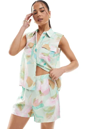 VERO MODA Pleat front shorts co-ord in pastel print