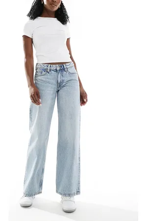 Monki Imoo low waist wide leg jeans in light wash