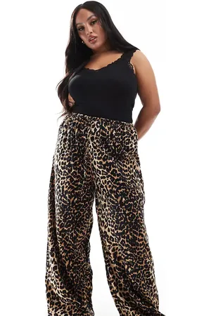 Esmée Exclusive beach trouser co-ord in leopard