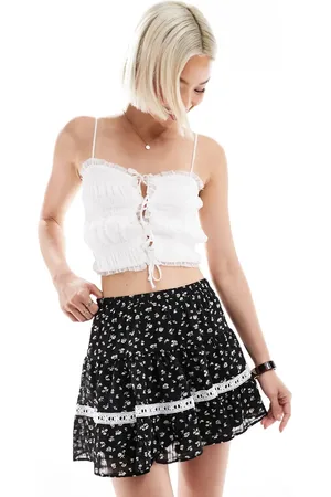 New Look Floral mini skirt in