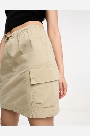 New Look Cargo mini skirt with pockets in stone