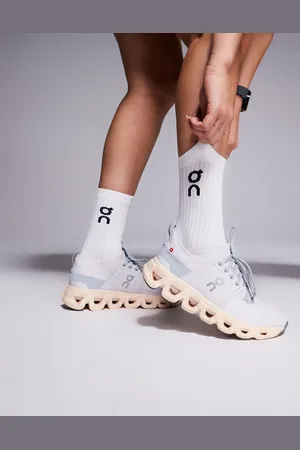 On Running ON Cloudswift 4 running trainers in grey