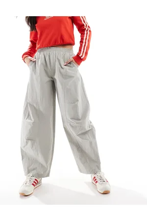 Stradivarius Barrel parachute pant in grey