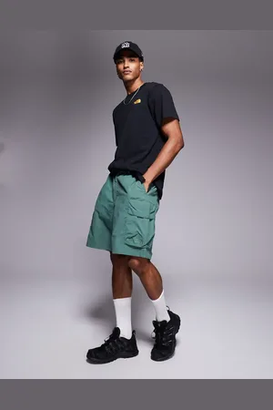The North Face Cargo pocket logo shorts in