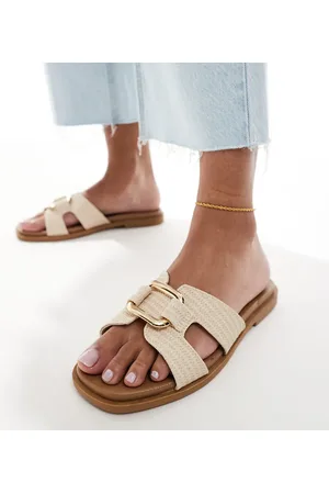 New Look Metal detail raffia sandal in cream