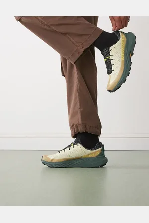 Merrell Agility Peak 5 in beige and grey