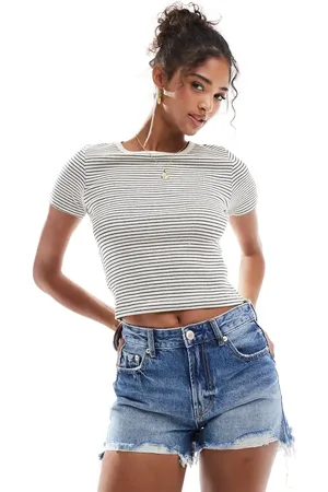 Stradivarius Ripped denim short in dark wash