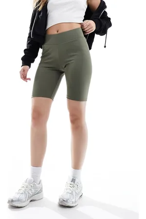 Noisy May Legging shorts in khaki