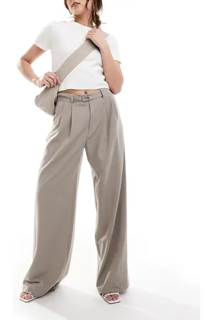 Stradivarius Belted tailored wide leg trouser in beige