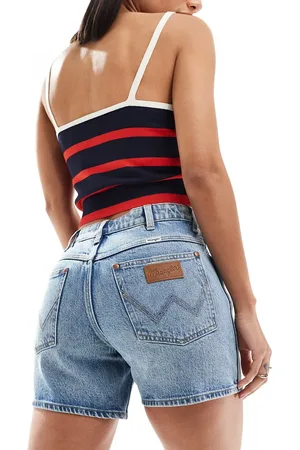 Wrangler Boyfriend straight fit denim shorts in mid wash