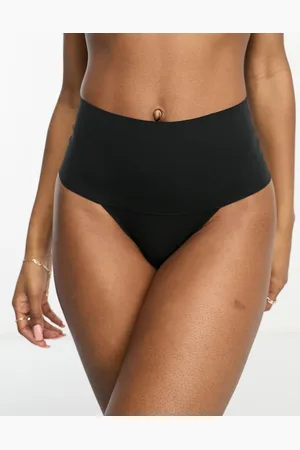 Spanx Supersmooth Undietectable thong in