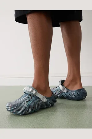 Crocs Echo marbled clogs in black sand/