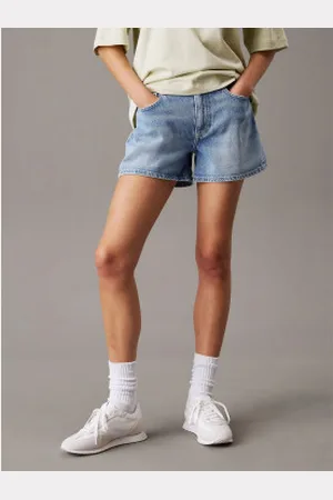 Calvin Klein Para mulher. J20J225152 Short Mom azul (25), Casual, Denim, Algodão orgânico, Sustentável