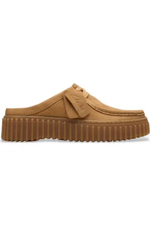 Clarks Para mulher. 26181196 Socas Torhill castanho (36), Marrom, 3 a 5cm, Cordão, Nenhum, Casual