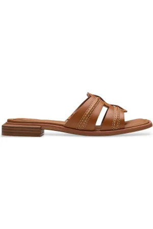 Clarks Para mulher. 26181239 Ariany Mule Leather Sandals castanho (41), Couro, Marrom, Plano, 1 a 3cm, Nenhum, Casual