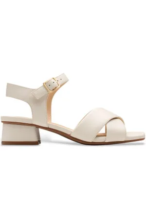 Clarks Para mulher. 26181345 Sandálias de couro branco creme Serina35 Cross (36), 1 a 3cm, 5 a 8cm, Fivela, Casual
