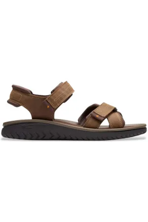 Clarks Para homem. 26182009 Sandálias de couro Wesley Shore castanhas (44.5), Marrom, Plano, Velcro, Casual