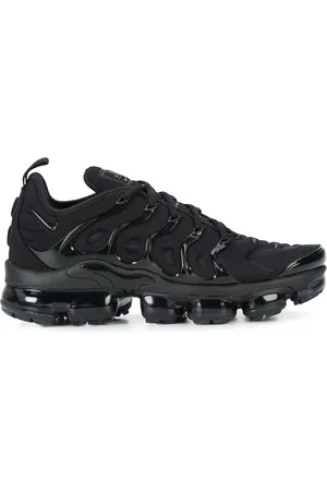 Nike Air Vapormax Plus "Triple " sneakers