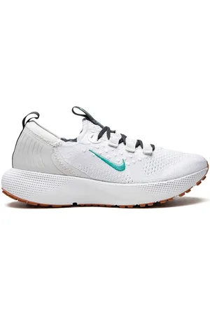 Nike Escape Run Flyknit sneakers