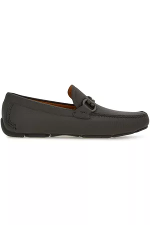 Salvatore Ferragamo Homem Oxford & Moccassins - Drive Gancini-buckle leather loafers