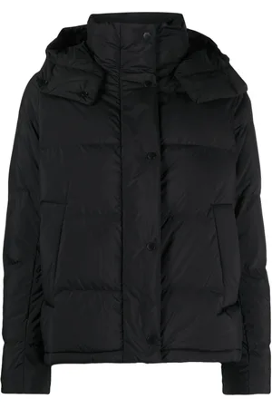 Define thumb-slot zip-fastening jacket