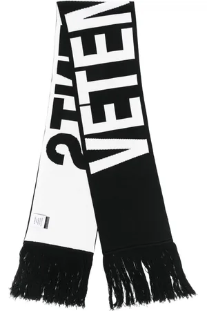 Vetements Logo-print fringed scarf
