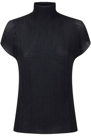 Issey Miyake Pliss?? T-shirt