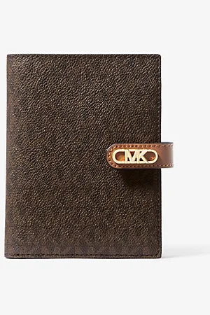 Michael Kors MKCarteira-passaporte com exclusivo logótipo Empire média -