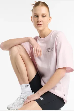 New Balance Mulheres Linear Graphic Oversized T-Shirt em , Tamanho L