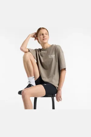 New Balance Mulheres Linear Graphic Oversized T-Shirt em , Tamanho L