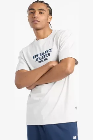 New Balance Homens Varsity Graphic T-Shirt em , Tamanho 2XL