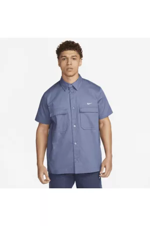 Nike Homem T-shirts & Manga Curta - Camisola de manga curta com botões de inspiração militar Life para homem