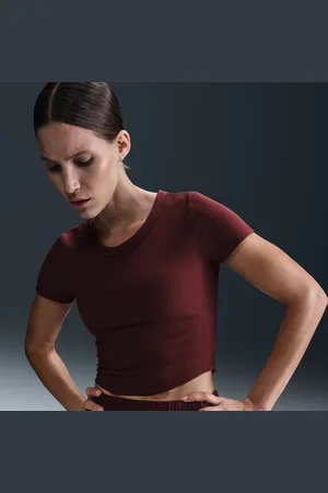 Nike Top de manga curta Dri-FIT One Fitted para mulher