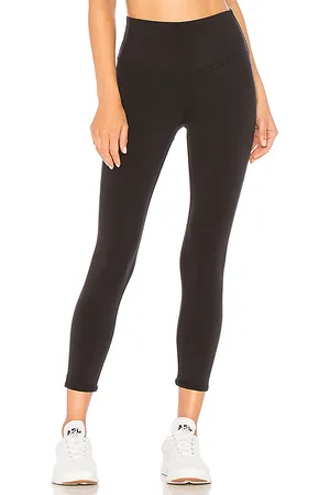 alo Waist Airbrush Capri in - . Size M (also in S, XS).