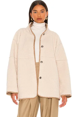 Graham & Spencer Reversible Albany Lux Sherpa Jacket in - Tan. Size L (also in S, XS).