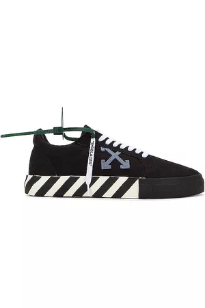 OFF-WHITE Low Top Sneakers in - Black. Size 40 (also in 41, 42, 43, 44, 45, 46).