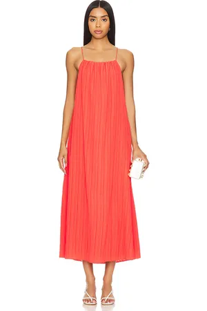 Solid The Sarai Dress in - Red. Size S (also in L, XL, XS).