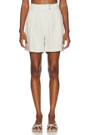 Central Park West Beckett Linen Shorts in - Cream. Size S (also in L, XL, XS).