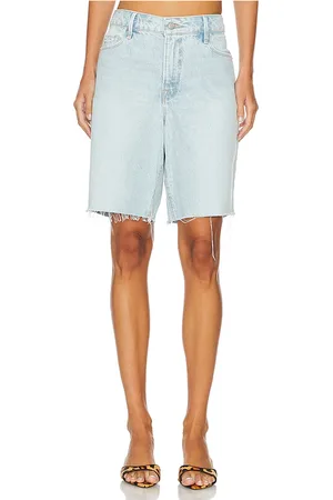 GOOD AMERICAN Bermuda in - Denim-Light. Size 2 (also in 22, 24).