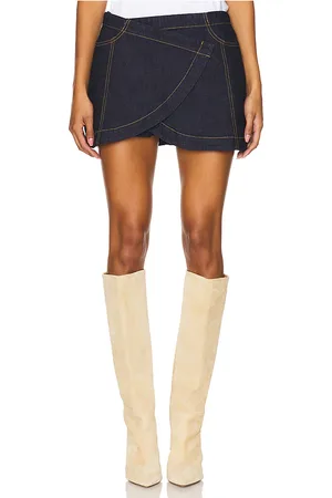 SOVERE Dusk Denim Skort in - Denim-Dark. Size XL (also in XS).