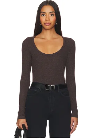 AGOLDE Corey Scoop Neck Tee in - Brown. Size M (also in S).
