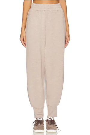 Varley The Relaxed Pant in - Taupe. Size S (also in XS).