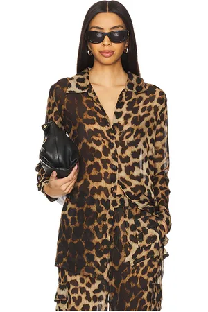 Leslie Amon Timeless Top in - Brown. Size L (also in M, S, XS).