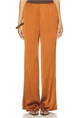GOOD AMERICAN Satin Pull-on Pants in - Brown. Size L (also in M, S, XS, XXL/2X, XXXL/3X, XXXXL/4X).