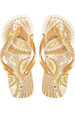 Havaianas Farm Papillon Flip Flop in - Metallic Gold. Size 35/36 (also in 37/38, 39/40, 41/42).