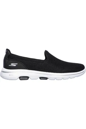 Skechers GOwalk 5 Slip-On Shoes em Preto/Branco, Tamanho 38