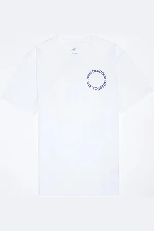 New Balance Circular Logo Graphic Tee unissexo T-shirts e polos branco tamanho 158 Vestuário