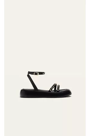 Stradivarius Mulher Sandálias Rasas - Sandálias Rasas Pretas Com Tachas Preto